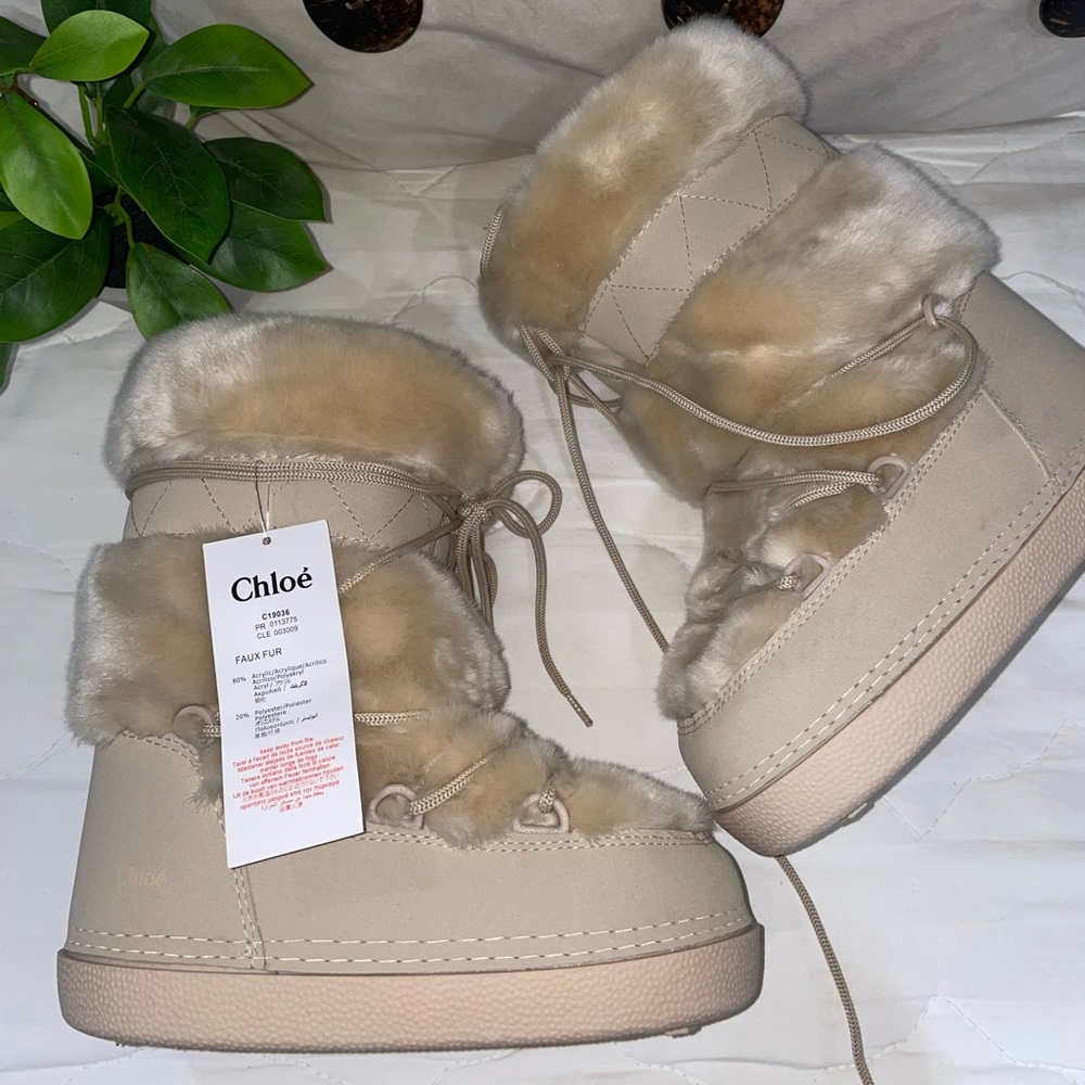 Authentic Chloé Faux Fur Moon Style Boot